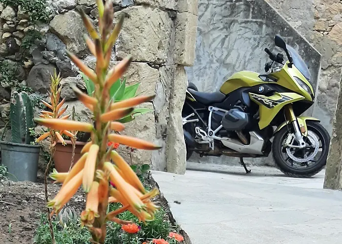 Profumo Di Calicanto Bed & Breakfast 3*